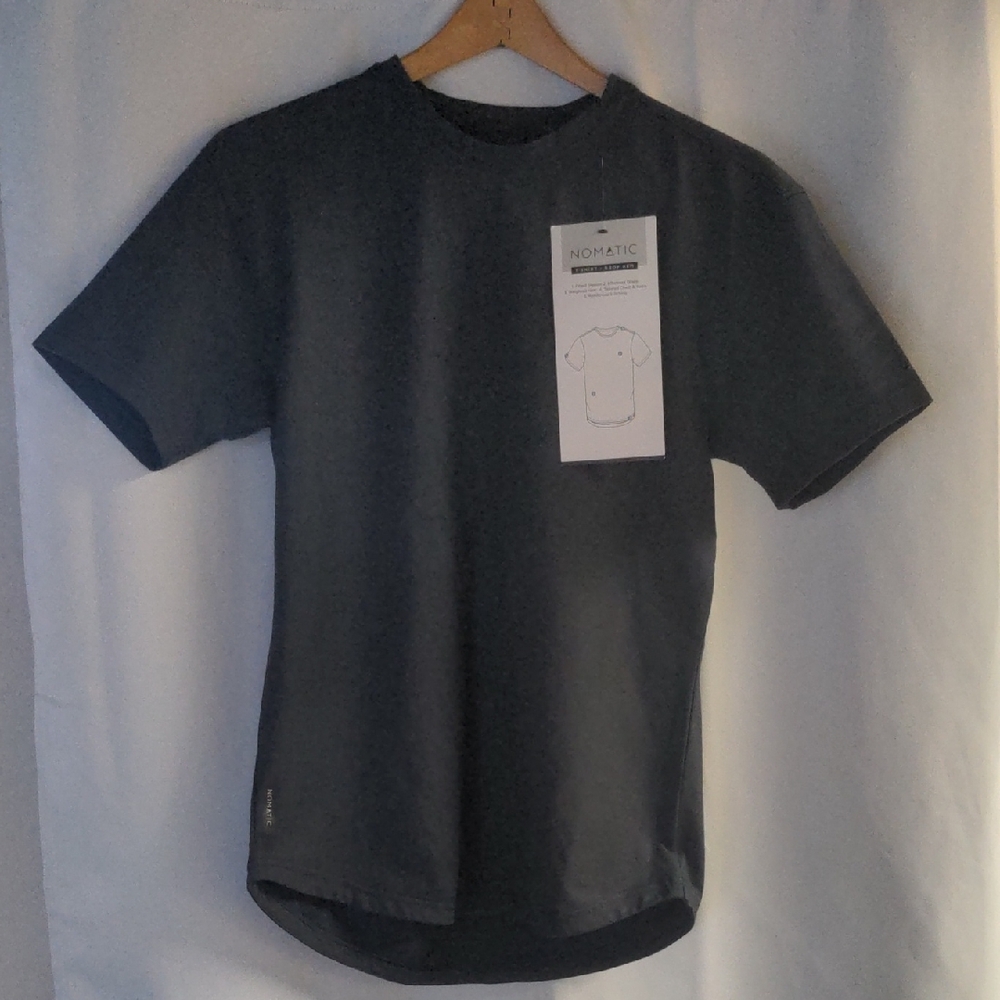 Nomatic Drop Hem T-shirt NWT